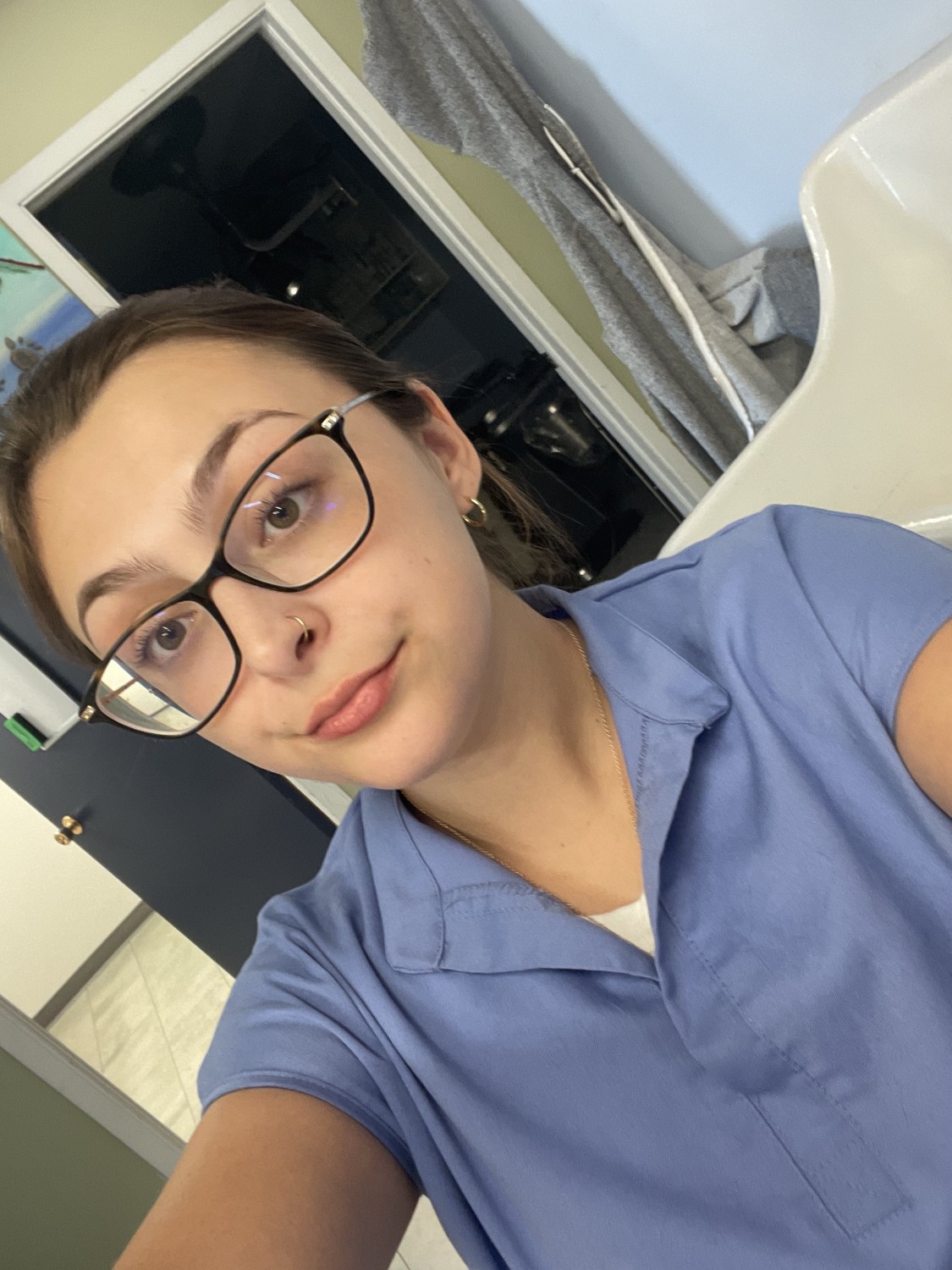 Maddy - Receptionist / Assistant Maddy - Receptionist / Assistant